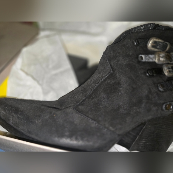 NIB! AUTHENTIC!! Elena Lachi Women's Black Suede Bootie Size 11B - Picture 10 of 12